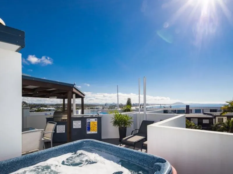 2 Bedroom 2 Bathroom Unit with Exclusive use rooftop with amazing Ocean Views