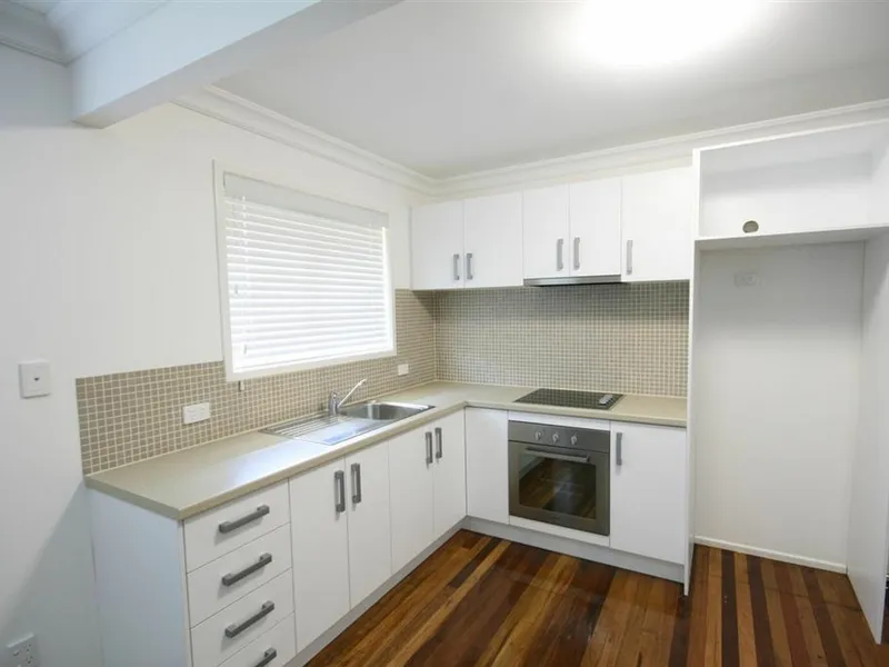 NEAT AND TIDY APARTMENT WITH AIR-CONDITIONING