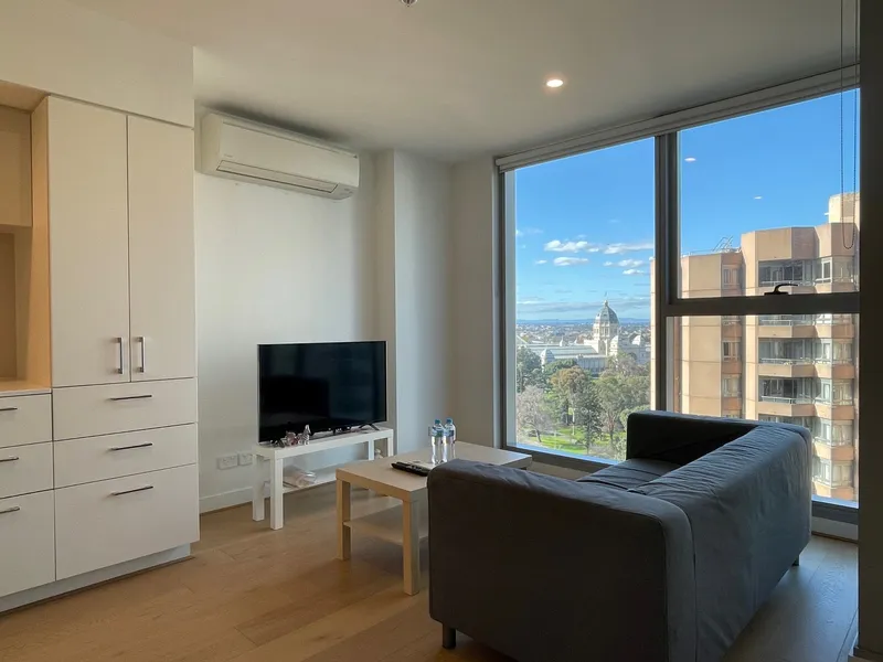2 BED 1 BATH FURNISHED UNIT AT TRILLIUM APARTMENTS LA TROBE ST - FOR LEASE!