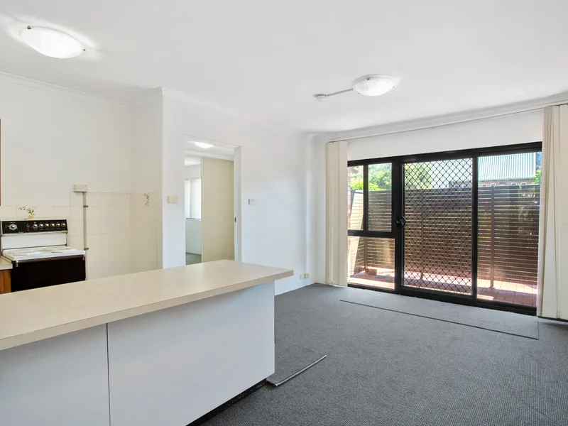 Quiet 1 Bedroom Apartment in Fantastic Location