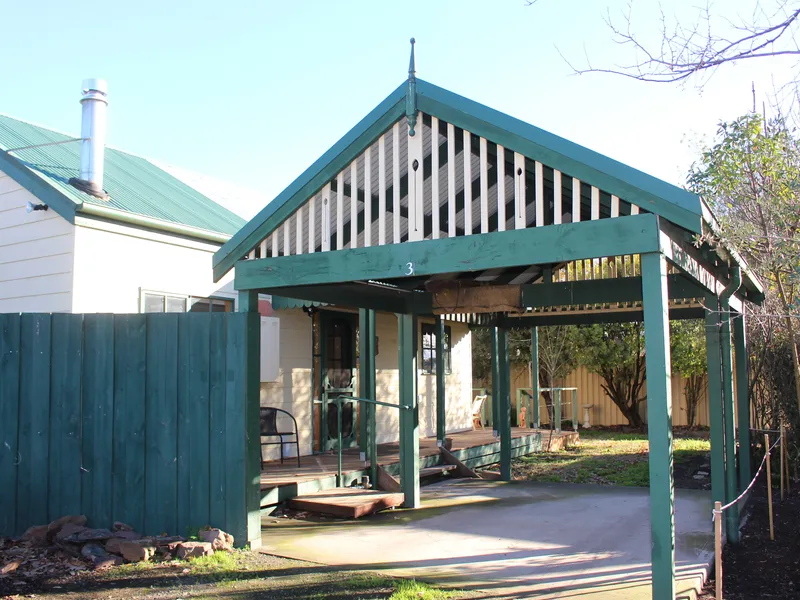 Charming country style home!