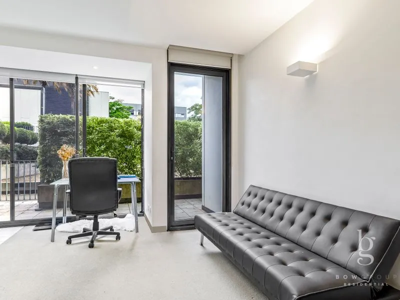 Spacious Apartment with Entertaining Terrace