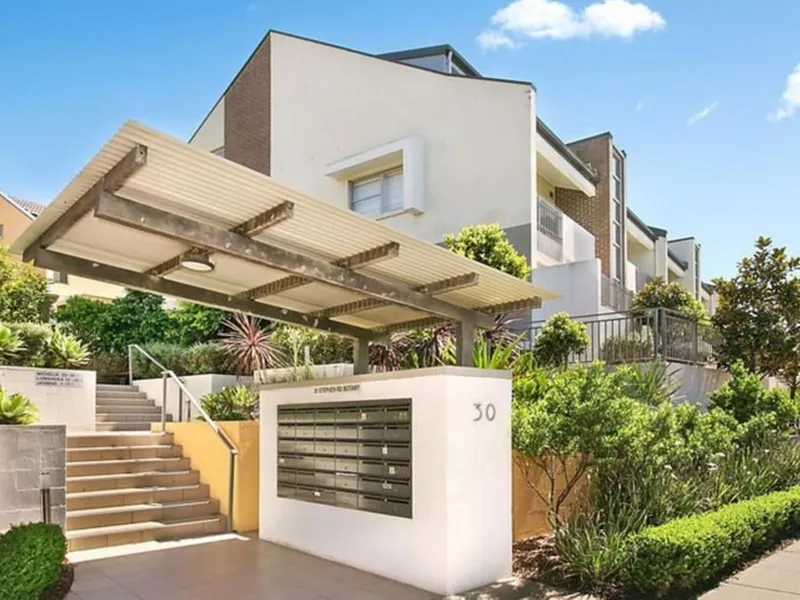 Modern Split Level Apartment