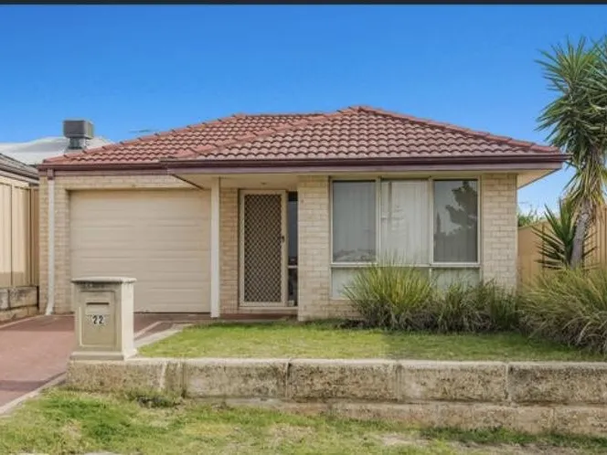 Family home in Canning Vale, close to great parks and schools!