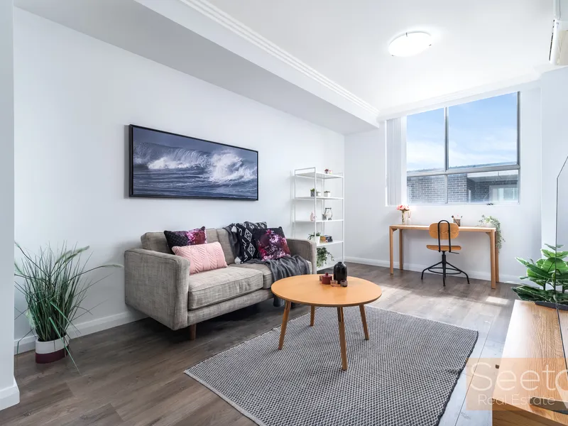 North-facing, Modern Apartment, 6 Minutes Walk to Station