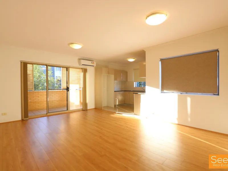 Prime Location, Walking Distance to the Station, Quiet, Floorboards throughout, Gas Cooktop