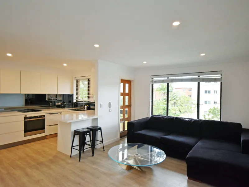 Stunning 1 Bedroom unit in sought after position