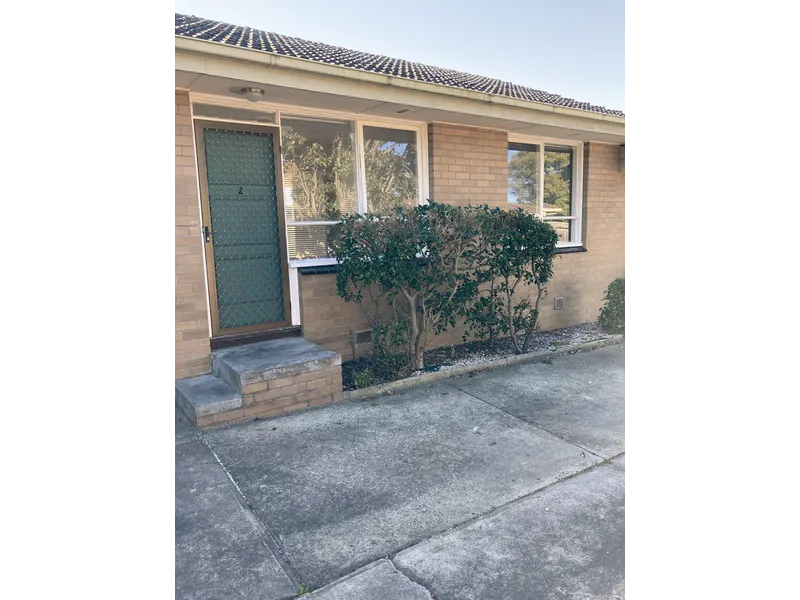 UNIT IN GREAT LOCATION!