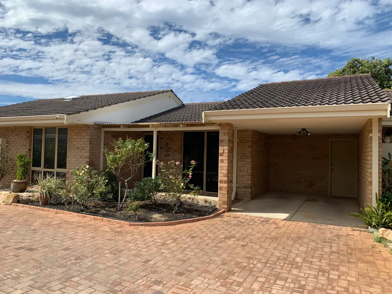 Well Presented & Secure Private Villa