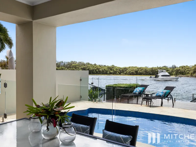 Sophisticated North-Facing Riverside Retreat