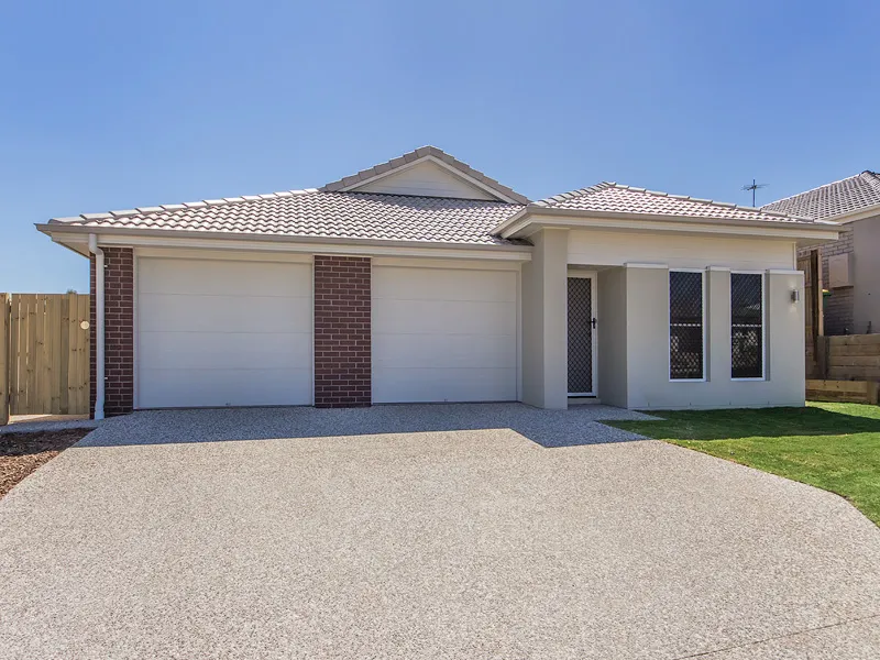 STUNNING INTERIOR + FULLY FENCED BACKYARD