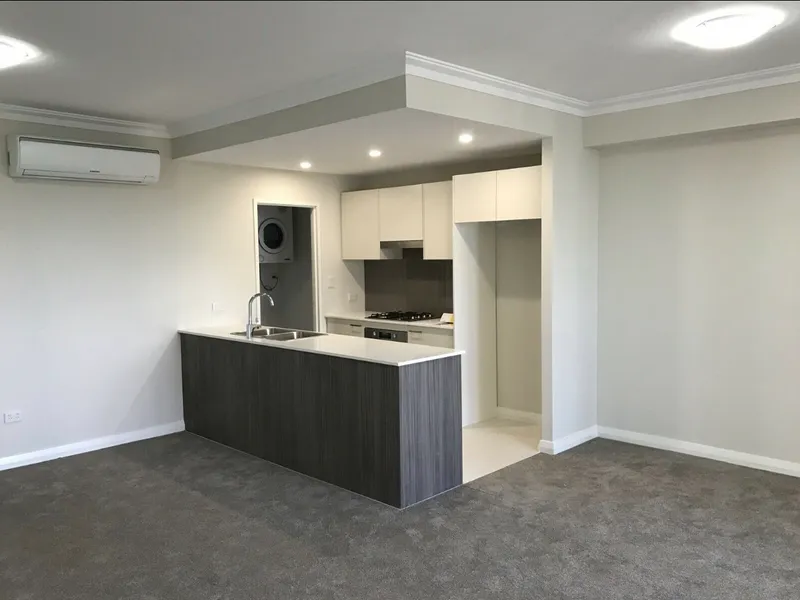 Spacious modern two bedroom apartment for lease!!!