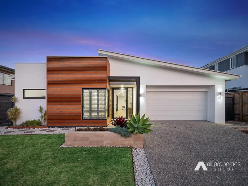 YOUNG & CONTEMPORARY 