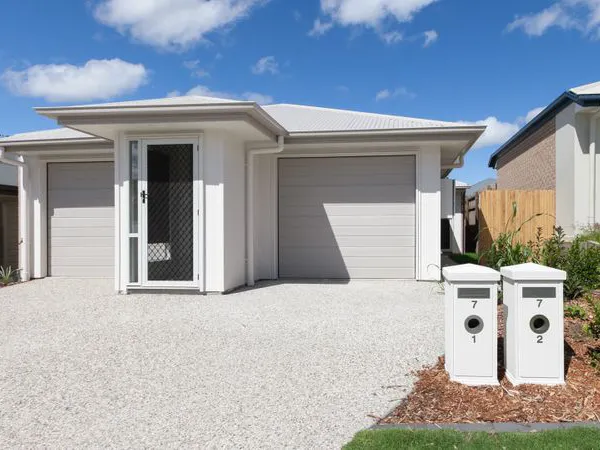 1 BEDROOM DUPLEX