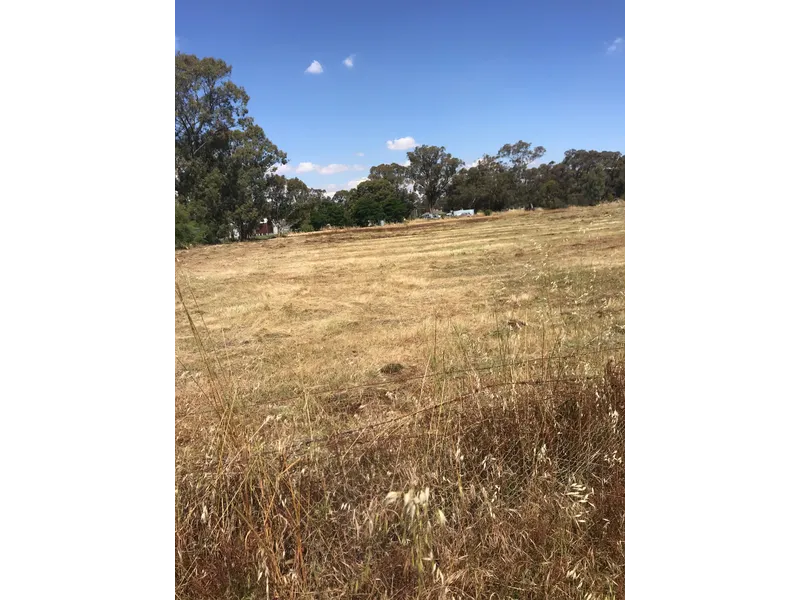 Redbank, Near Avoca, Residential zoned just under one acre