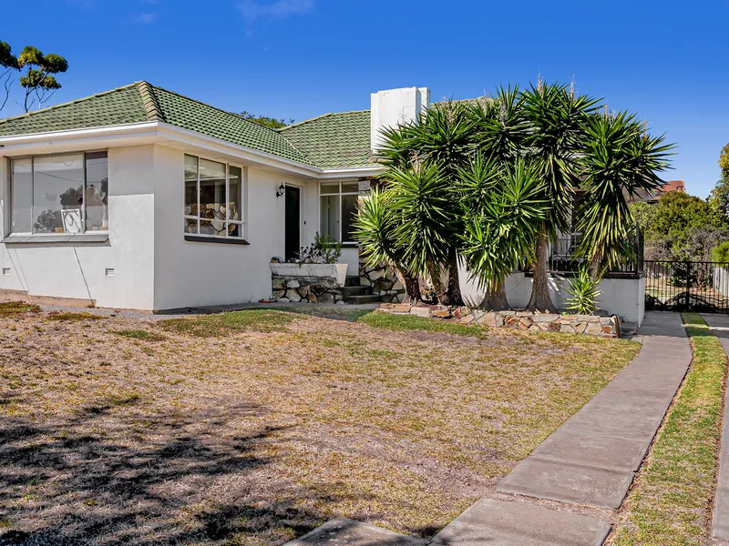 SENSATIONAL SEA VIEWS AND SUNSETS!