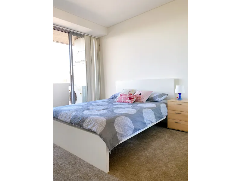 Furnished 3 bedrooms apartment near burwood station&shopping mall
