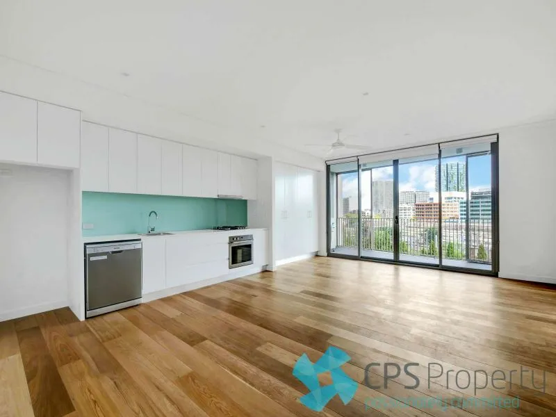 EXECUTIVE URBAN RESIDENCE IN POPULAR 'CHALMERS CENTRAL' COMPLEX