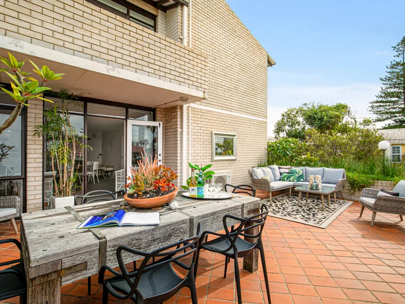 Coastal Pad with Entertainers Deck