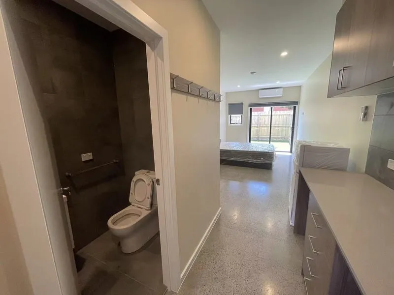 Brand New and Fantastic Accommodation - 79 Kanooka Grove Clayton VIC