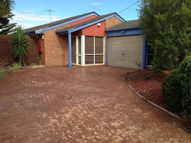 Classic 4Bd Family Home in Seabrook!