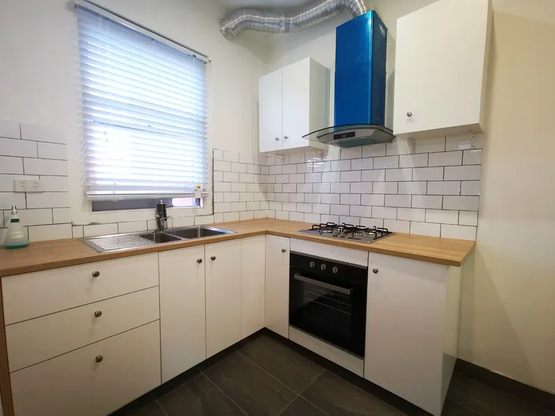 (WATER & GAS BILL INCLUDED!) NEWLY RENOVATED TWO-BEDROOM UNIT IN PREMIUM LOCATION