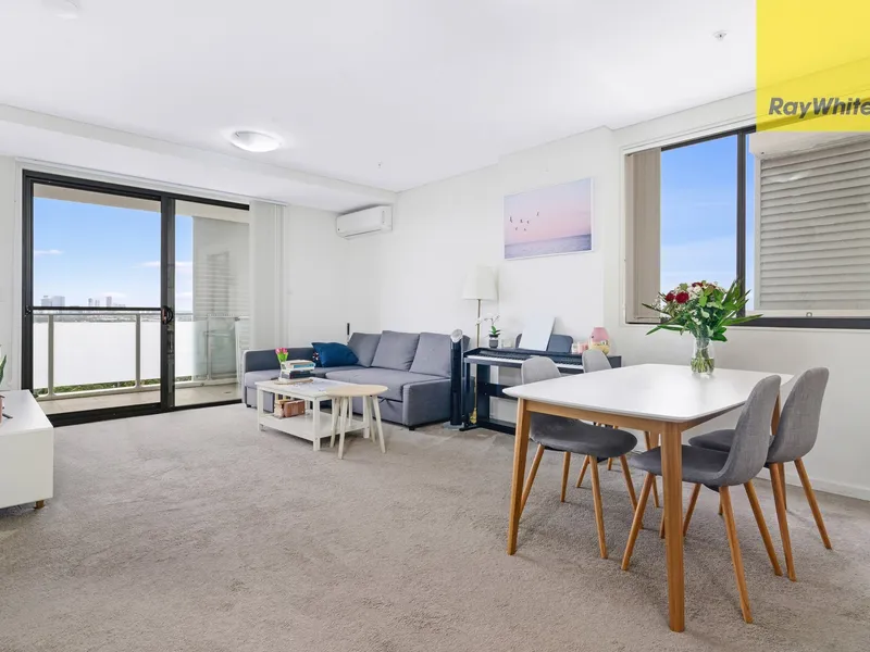 Light Filled And Stylish Apartment with Stunning Views