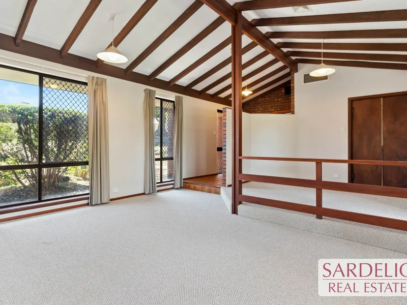 Spacious and Pet-Friendly Home in Willetton Awaits