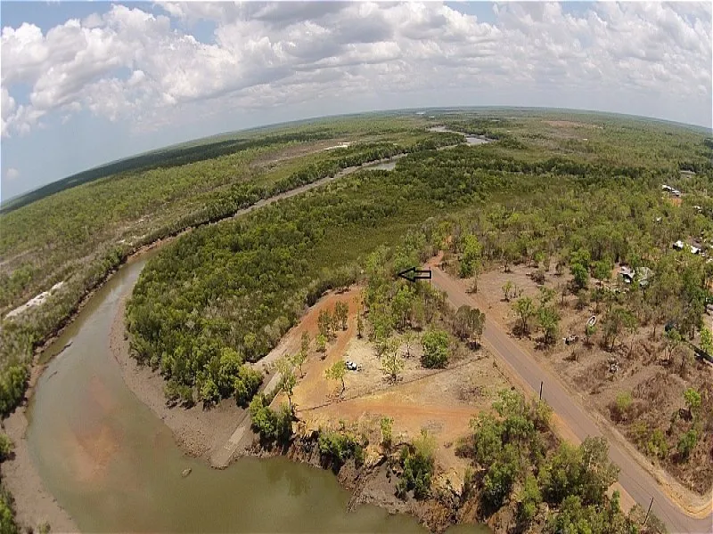 UNIQUE WATERFRONT ACCESS TO BLACKMORE RIVER