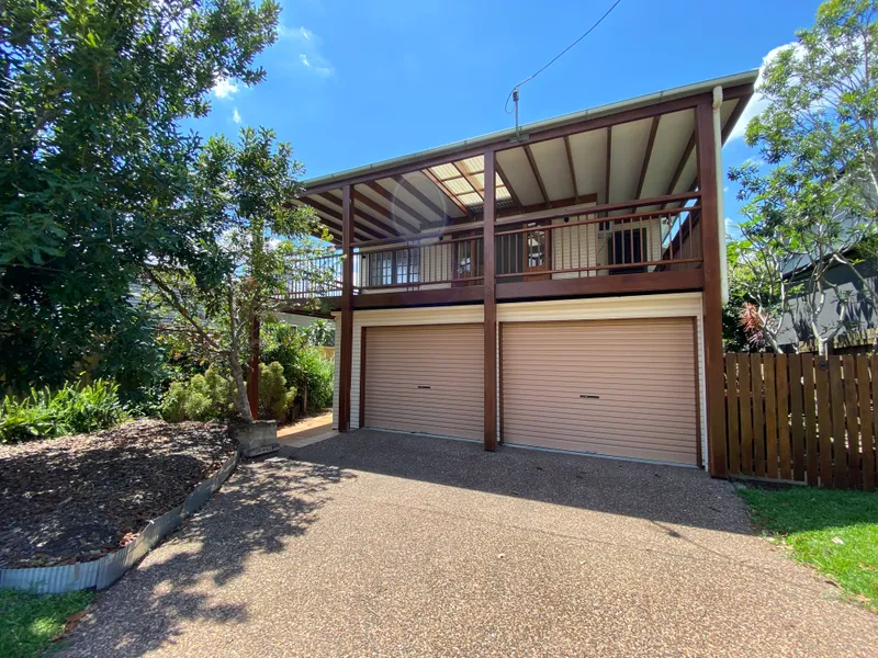 4 BEDROOM 2 BATHROOM FAMILY HOME - PRIME POSITION WITH CHARACTER AND CHARM IN THE RIVERSIDE BLOCK OF SHERWOOD