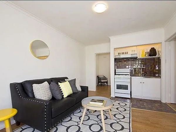 Lovely one bedroom apartment with extra room