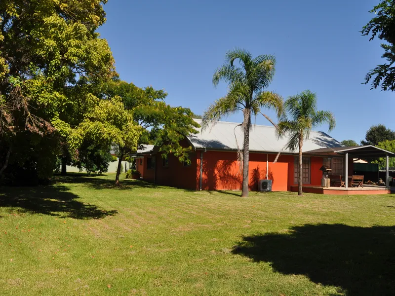 ENTERTAINERS PARADISE