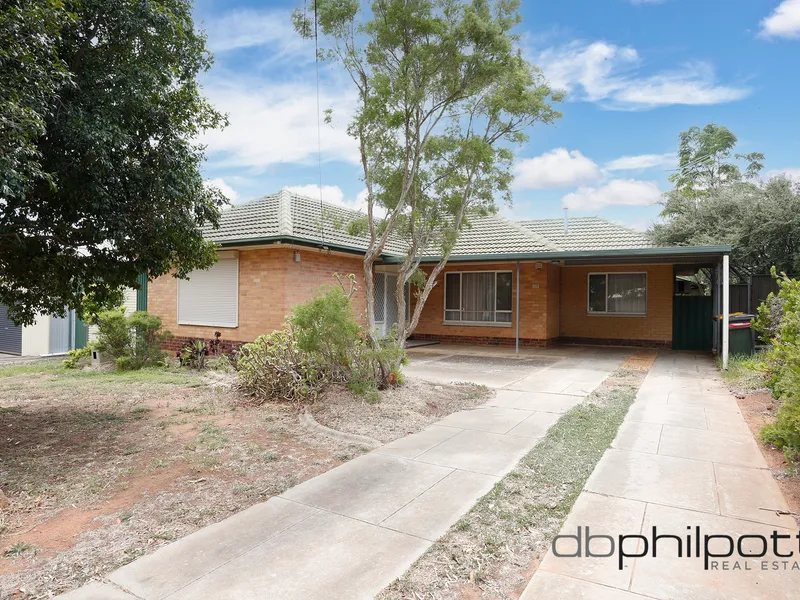 NEAT AND TIDY IN A TOP SPOT!