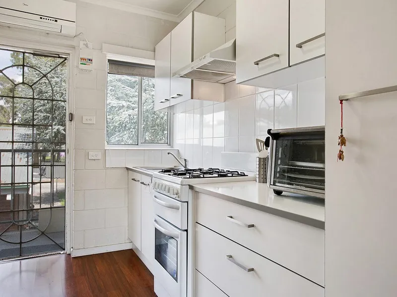 2 Bedroom Upstairs Unit