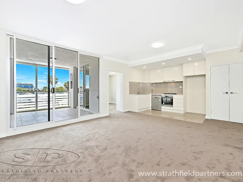 Luxury Apartment with Sydney CBD Views