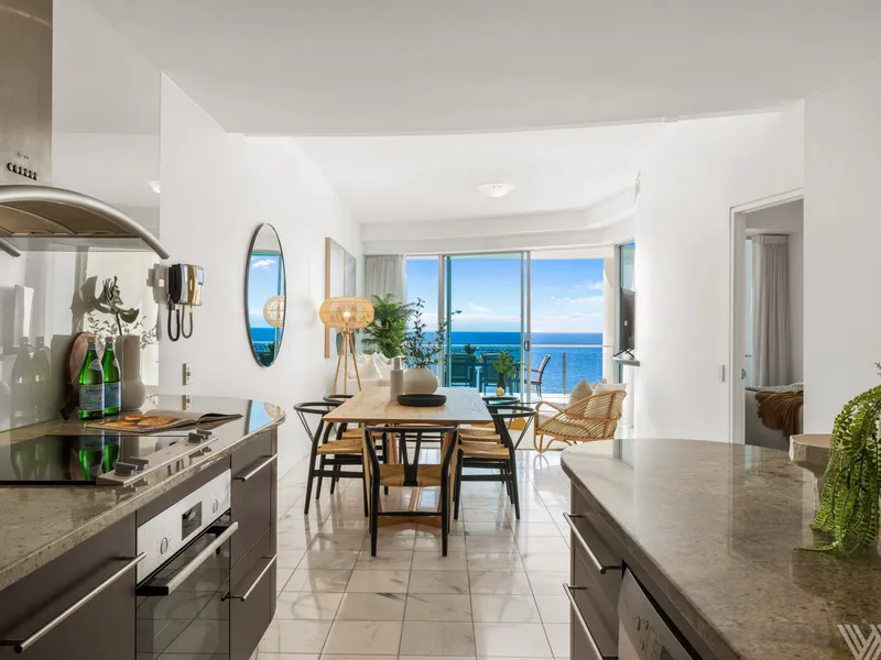 Sirocco Elegance: North-Facing Penthouse with Panoramic Ocean Views