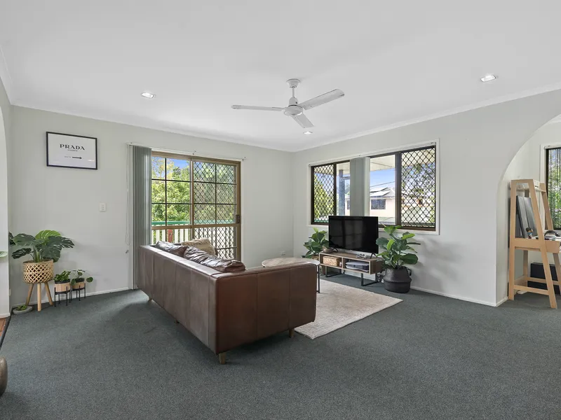 VERSATILE HIGH SET IN LEAFY CUL-DE-SAC LOCATION 