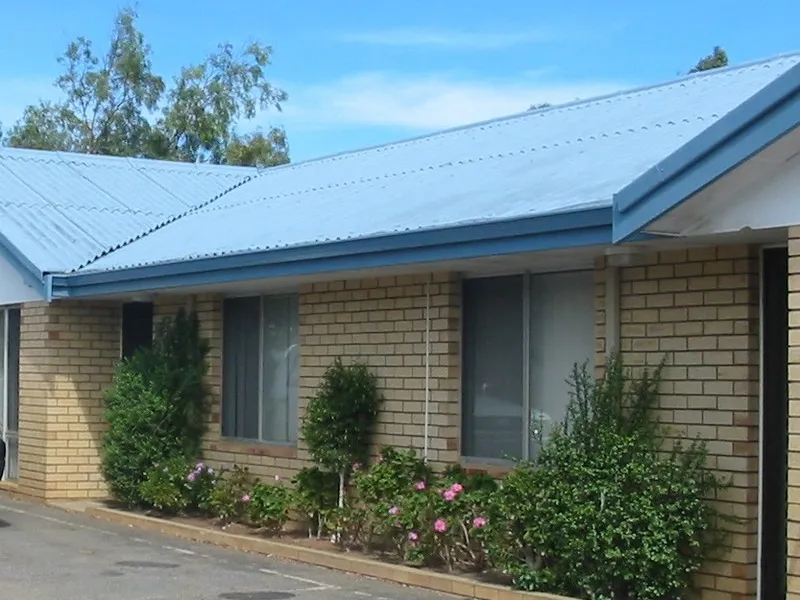 2 x 1 Unit in Beresford!