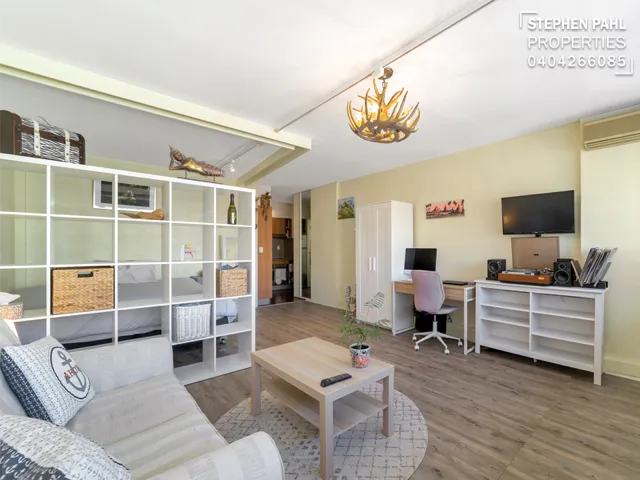 PRIME CENTRAL LOCATION - WITH CAR PARK