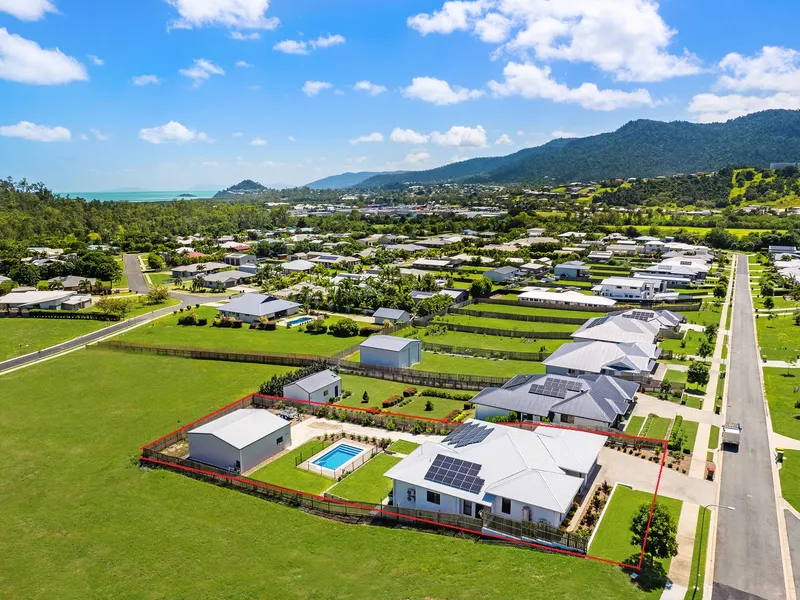 New Luxury Residence that has the lot