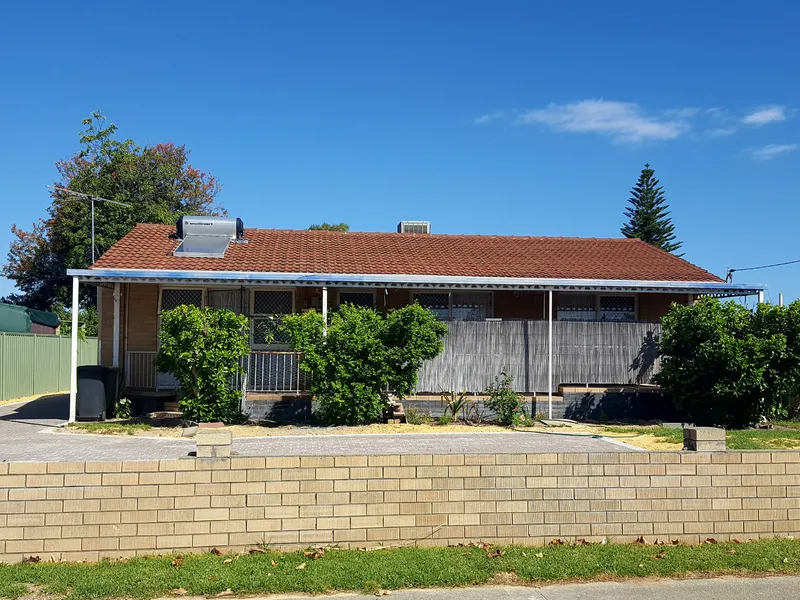 COMFORTABLE FAMILY HOME