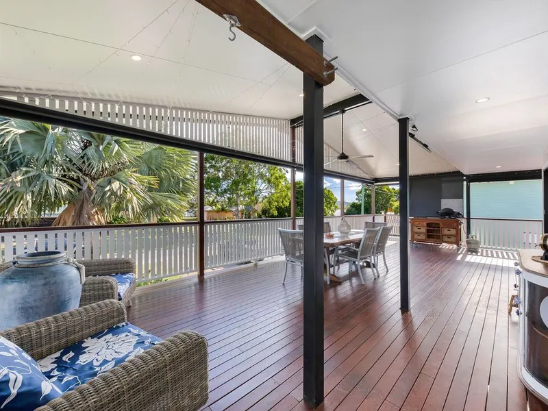 Magical Retreat with Views Of Mt Coolum & Maroochy River !!