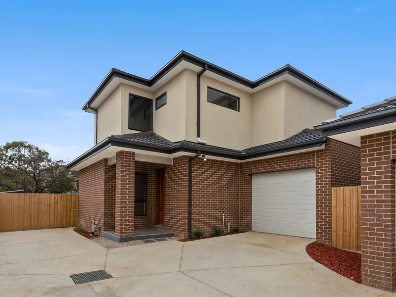 Brand New Freestanding Townhouse in Leafy MITCHAM