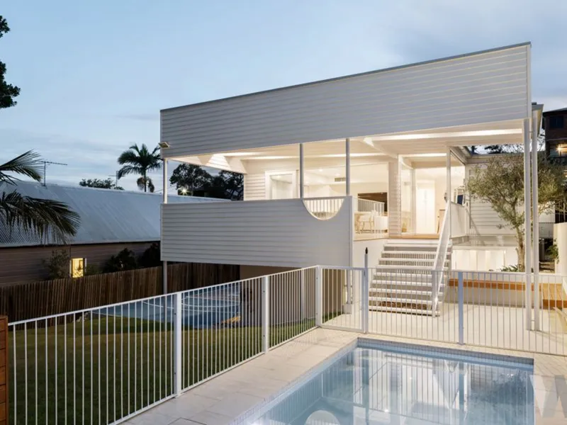 Refined Luxury in a Picture Perfect Setting on 589sqm