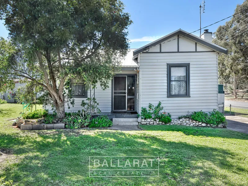 STREET APPEAL - YES, AND FANTASTIC SHEDDING - LOTS TO OFFER  