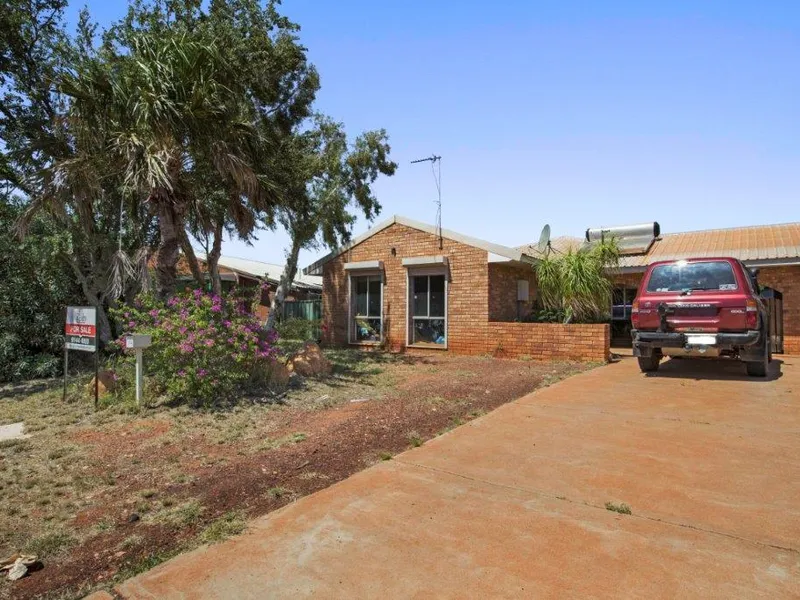 LOVELY BRICK HOME TO MAKE YOUR OWN!