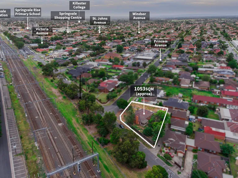 GOLDEN LAND IN SPRINGVALE CENTRAL