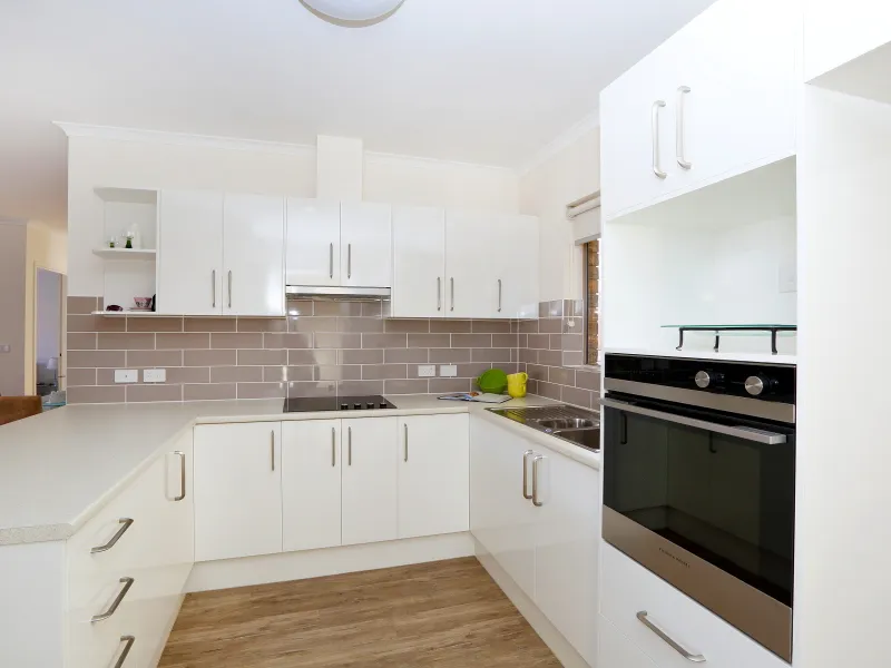 Lovely unit with all the extras ready now!