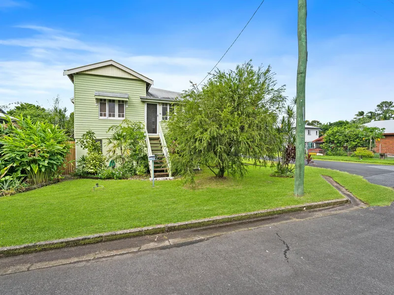Stunning High Set City Fringe Queenslander Home