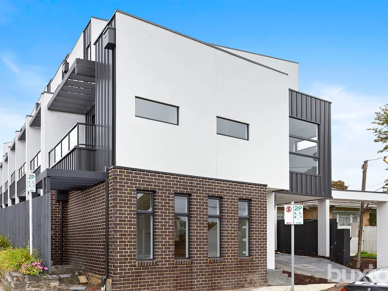 BRAND NEW & BRILLIANTLY ACCOMMODATING! ONLY 1 LEFT!